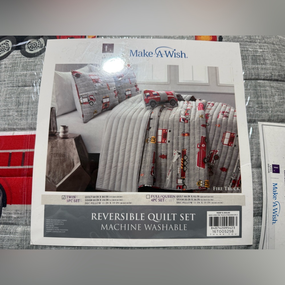 Make-A-Wish Reversible Fire Truck Quilt Set in Gray